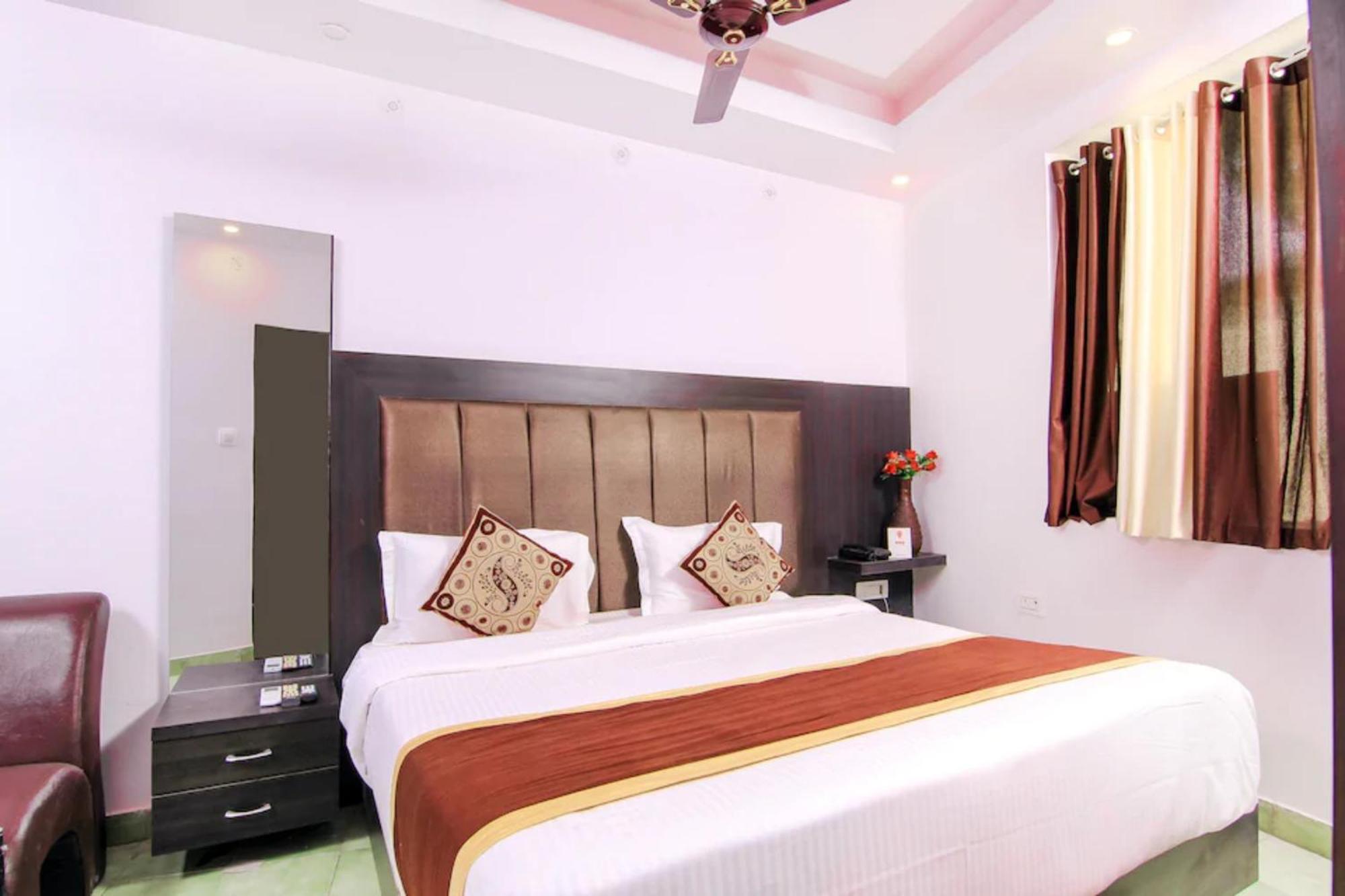 Homestay Grg Rajput Charbagh Near Sudarshan Cinema Hall & Juction Railway Station 550m *