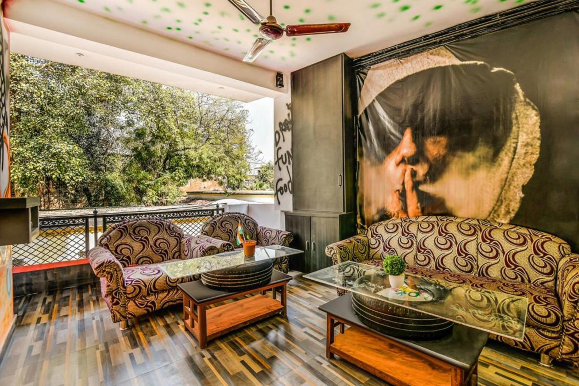 Homestay Grg Rajput Charbagh Near Sudarshan Cinema Hall & Juction Railway Station 550m