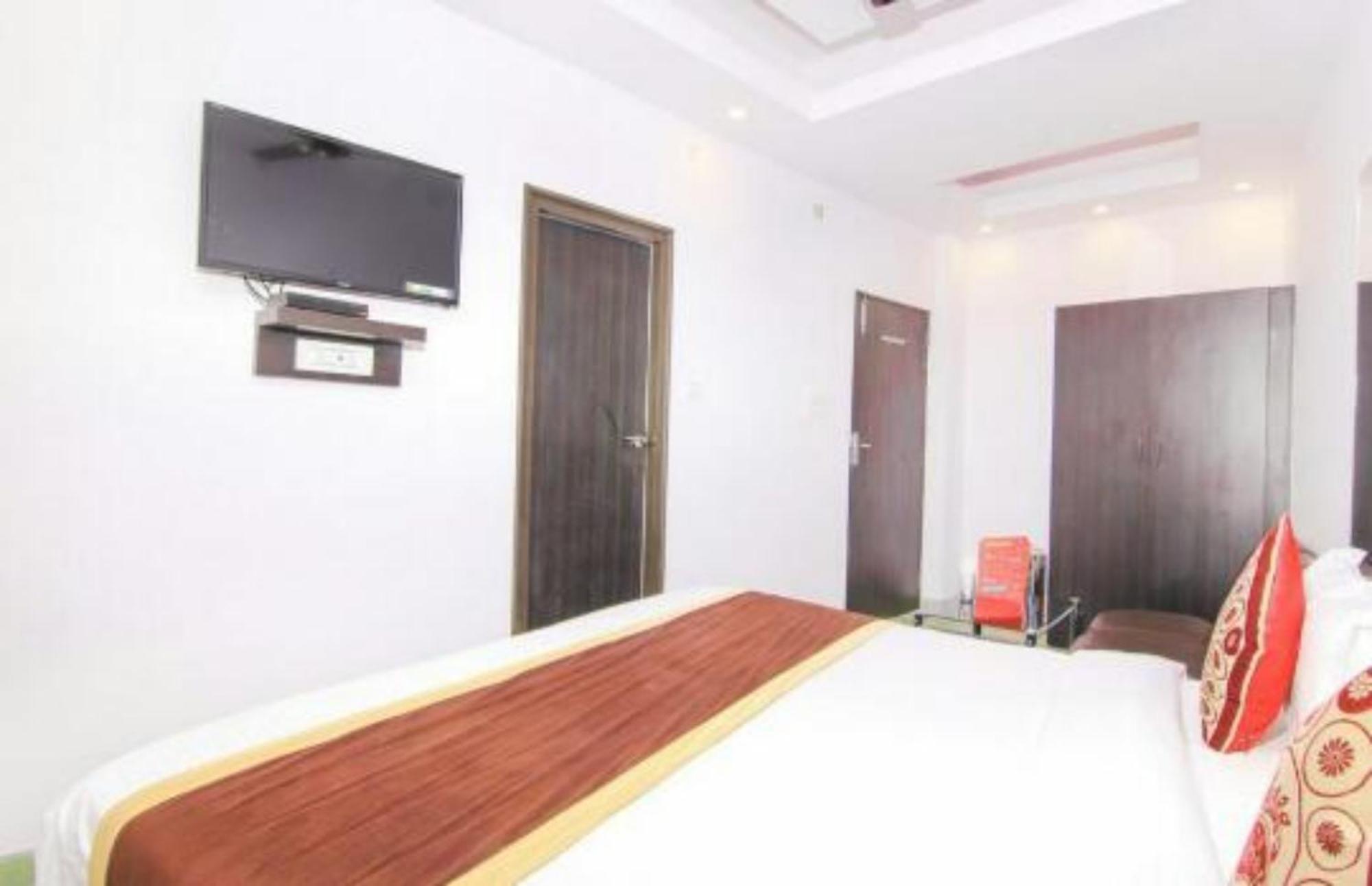Grg Rajput Charbagh Near Sudarshan Cinema Hall & Juction Railway Station 550m Lucknow