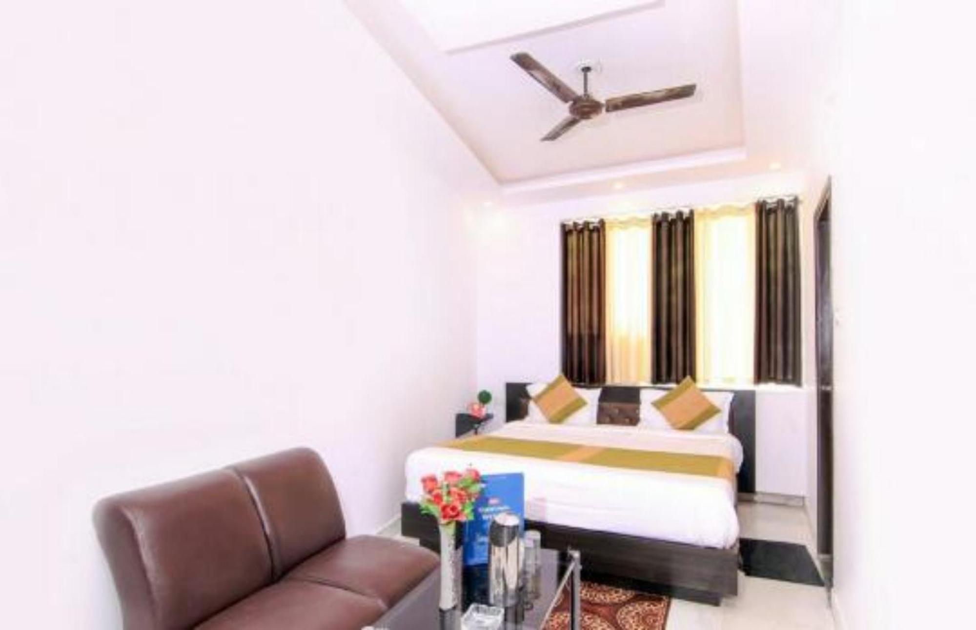 Grg Rajput Charbagh Near Sudarshan Cinema Hall & Juction Railway Station 550m * Lucknow